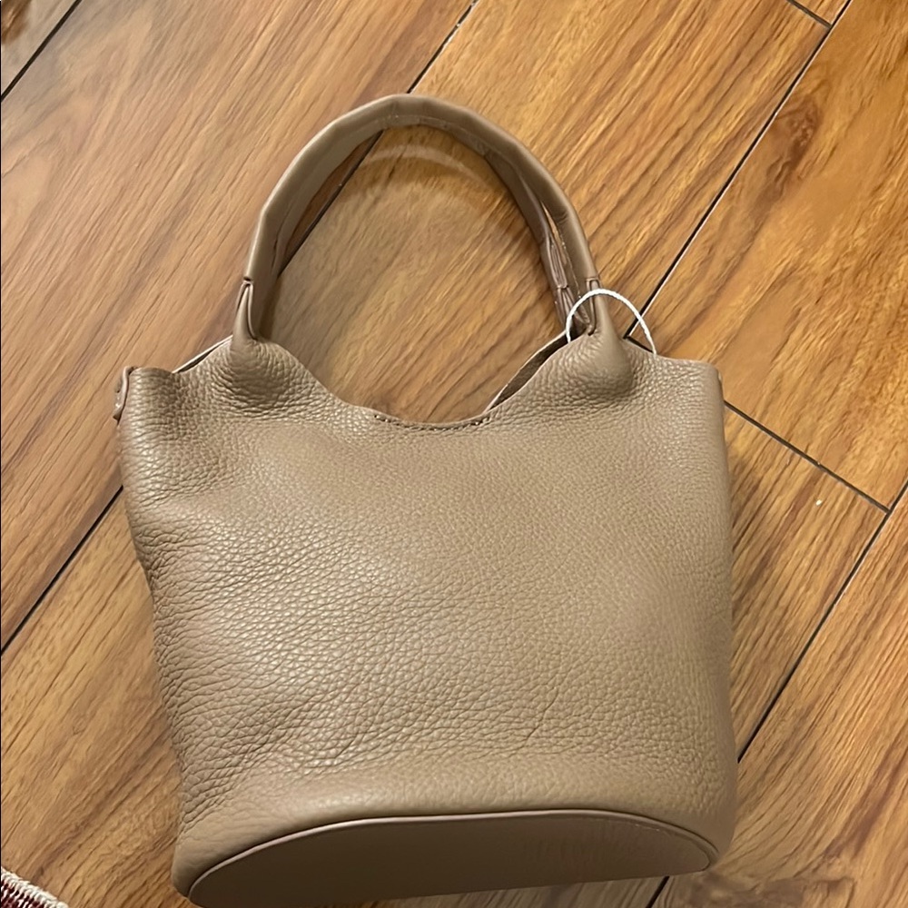 Leatherology mia small bucket tote